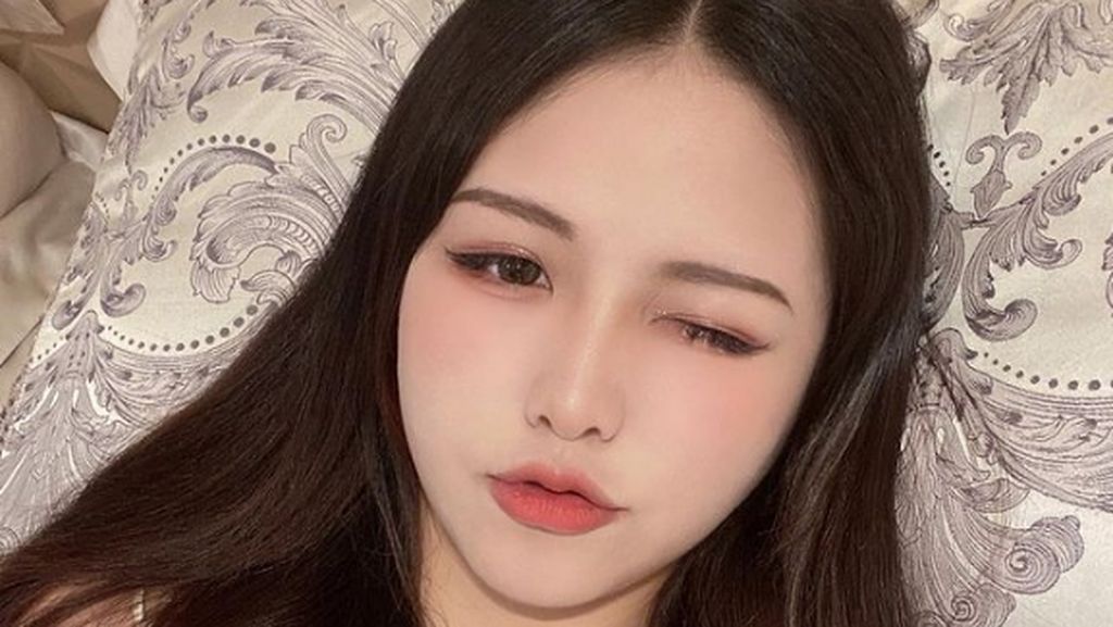 Potret Ukei Cheung, Pacar Brondong Stephen Chow